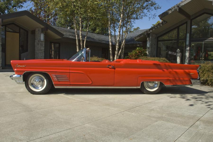  Lincoln Continental Mark V Convertible 1960 года  (фото 47 из 60)